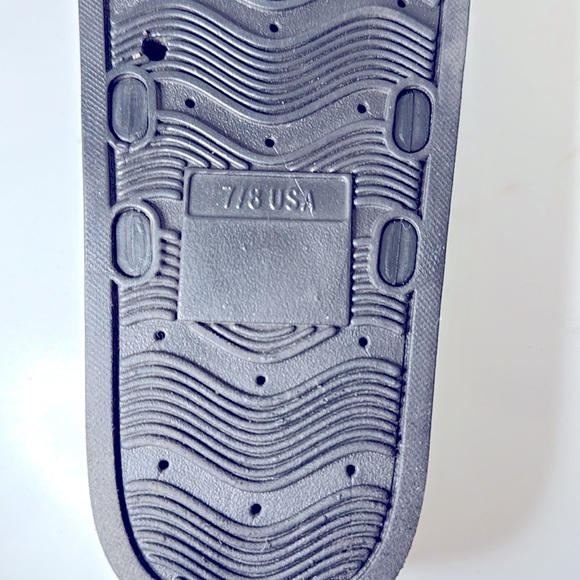 Black Slide Sandals with Buckle Size 7/8 Waterproof Slip On - Picture 8 of 8